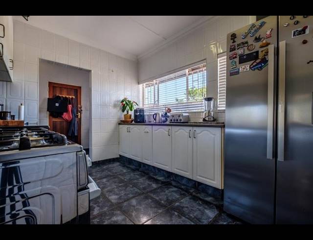 5 BEDROOM HOUSE FOR SALE IN RANDHART